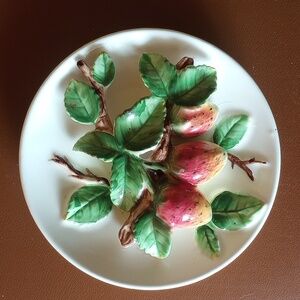 Vintage Round Ceramic Wall Hanging w/ 3D Strawberries.  White Red Green Brown